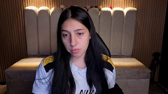 Snapshot of Melannyy_V chatting on 03/28/26, 12:38 Melannyy V online show from 03/28/26, 12:38