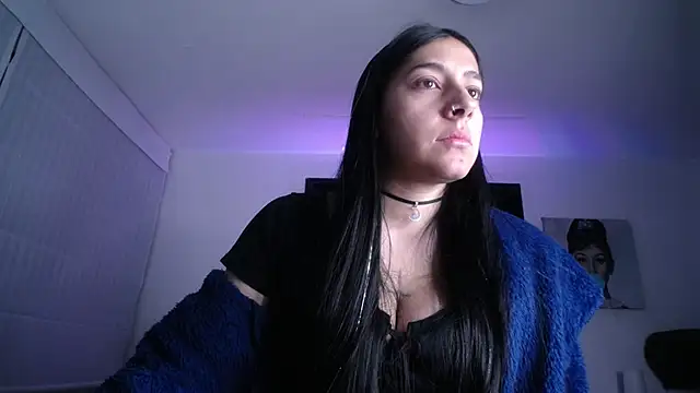 Snapshot of Melannyy_V chatting on 04/21/26, 12:33 Melannyy V online show from 04/21/26, 12:33