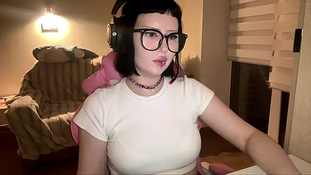 Snapshot of Setty_Asky chatting on 05/06/26, 02:44 Setty Asky online show from 05/06/26, 02:44
