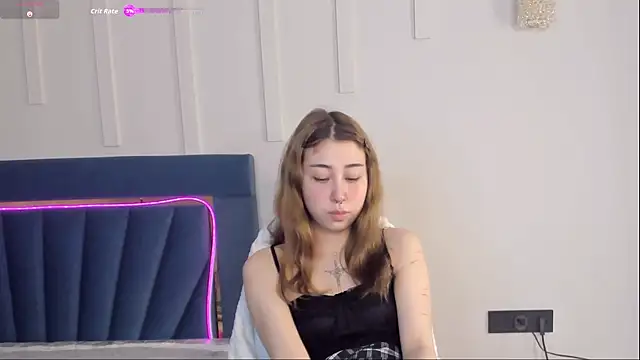 Snapshot of gigi_meii chatting on 05/08/26, 02:22 gigi meii online show from 05/08/26, 02:22