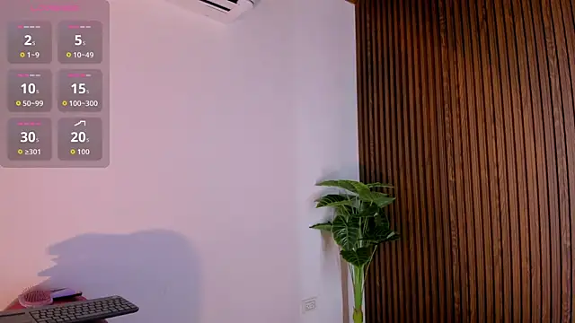 Snapshot of CandyGlow_ chatting on 03/19/26, 06:01 CandyGlow online show from 03/19/26, 06:01