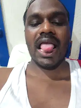 Snapshot of singletamilguy chatting on 04/19/26, 07:38 singletamilguy online show from 04/19/26, 07:38