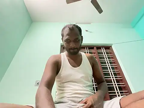 Snapshot of singletamilguy chatting on 05/09/26, 01:49 singletamilguy online show from 05/09/26, 01:49