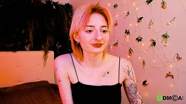Kira  Cutie online show from 05/15/26, 11:34