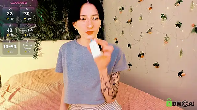 Kira  Cutie online show from 05/28/26, 09:23