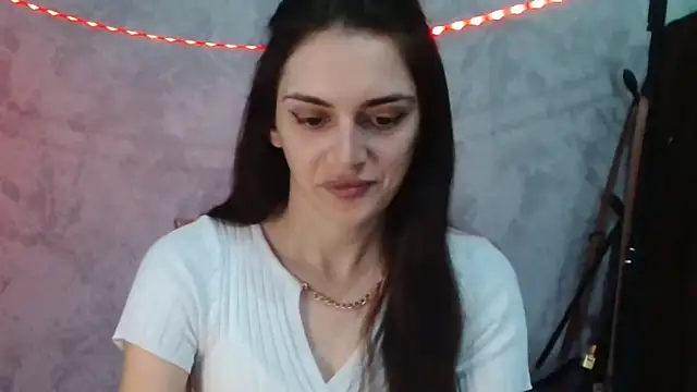 Snapshot of RoxiCherry chatting on 05/14/26, 06:31 RoxiCherry online show from 05/14/26, 06:31