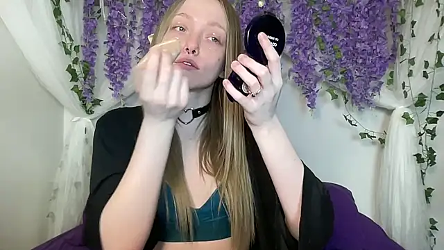 Snapshot of ElfGirlAna chatting on 03/25/26, 03:29 ElfGirlAna online show from 03/25/26, 03:29