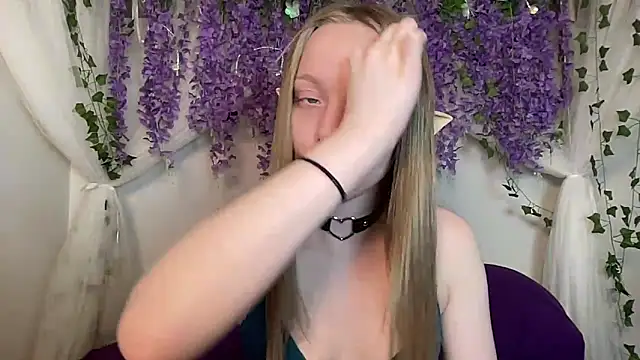 Snapshot of ElfGirlAna chatting on 04/06/26, 03:02 ElfGirlAna online show from 04/06/26, 03:02