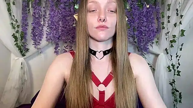 Snapshot of ElfGirlAna chatting on 04/16/26, 03:35 ElfGirlAna online show from 04/16/26, 03:35