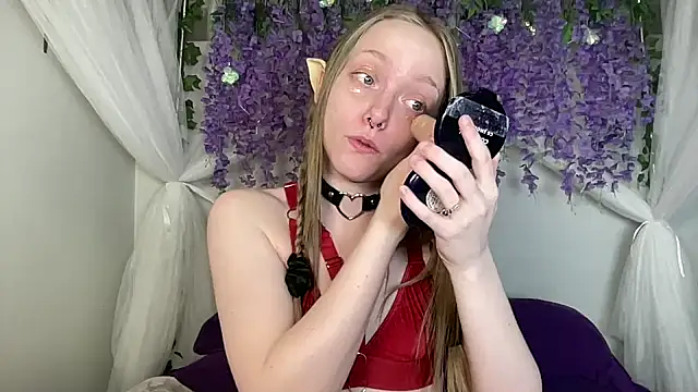 Snapshot of ElfGirlAna chatting on 05/18/26, 02:45 ElfGirlAna online show from 05/18/26, 02:45