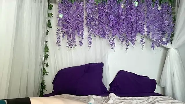 Snapshot of ElfGirlAna chatting on 06/10/26, 02:49 ElfGirlAna online show from 06/10/26, 02:49