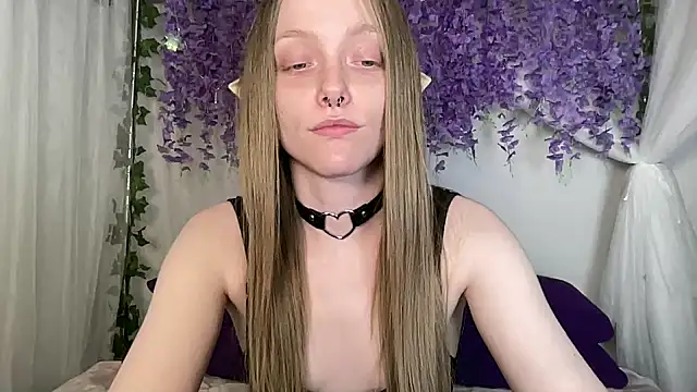Snapshot of ElfGirlAna chatting on 06/11/26, 02:37 ElfGirlAna online show from 06/11/26, 02:37
