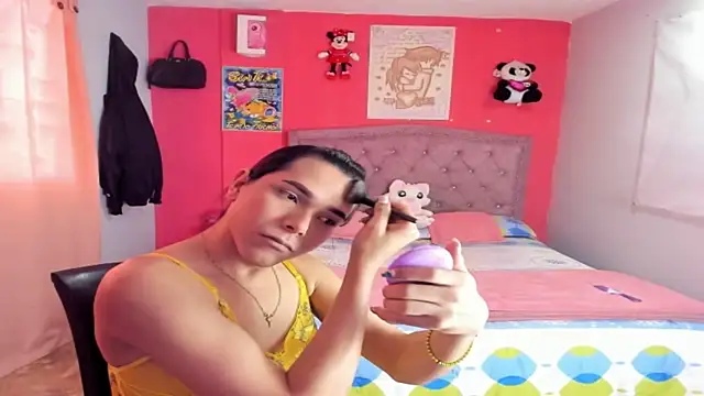 Sofia Hot Latina online show from 07/14/26, 10:37
