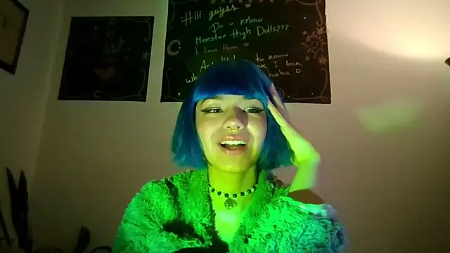Snapshot of Tabitta_ chatting on 05/18/26, 04:07 Tabitta online show from 05/18/26, 04:07