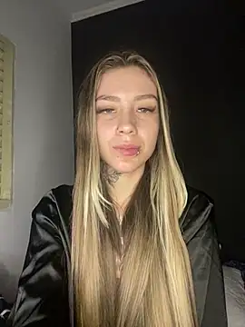 alyssa 22 online show from 07/04/26, 04:18