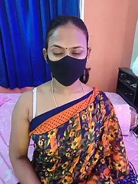 Snapshot of Lena_mahiyaa chatting on 06/01/26, 11:12 Lena mahiyaa online show from 06/01/26, 11:12