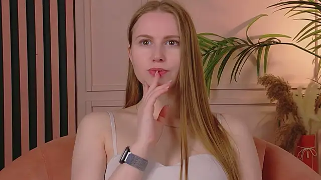 Lover Daisy  online show from 05/13/26, 11:40