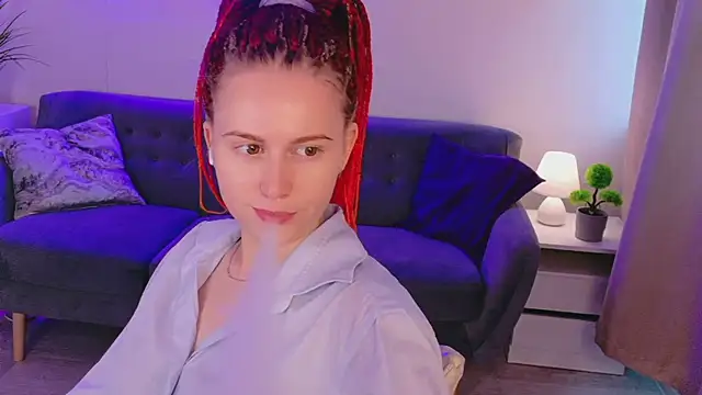 Lover Daisy  online show from 06/13/26, 06:00