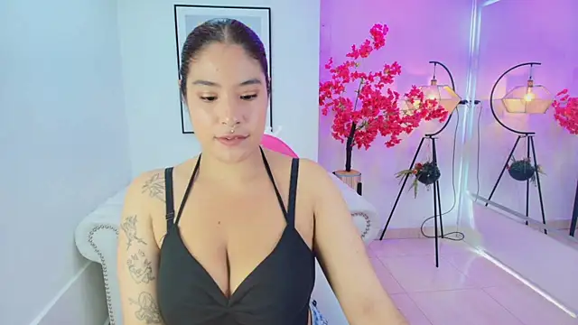 Natalia cartier online show from 06/23/26, 03:15