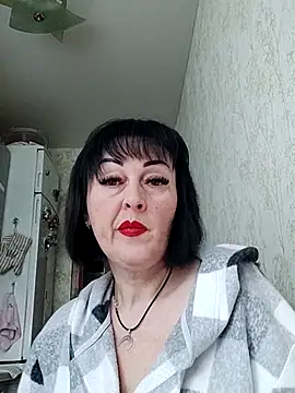 Snapshot of HelgaDennis chatting on 04/17/26, 04:04 HelgaDennis online show from 04/17/26, 04:04