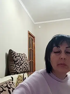 Snapshot of HelgaDennis chatting on 04/17/26, 06:22 HelgaDennis online show from 04/17/26, 06:22
