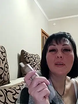 Snapshot of HelgaDennis chatting on 04/21/26, 05:39 HelgaDennis online show from 04/21/26, 05:39