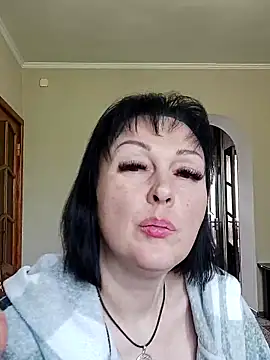 Snapshot of HelgaDennis chatting on 04/24/26, 11:01 HelgaDennis online show from 04/24/26, 11:01