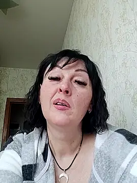 Snapshot of HelgaDennis chatting on 04/25/26, 03:09 HelgaDennis online show from 04/25/26, 03:09