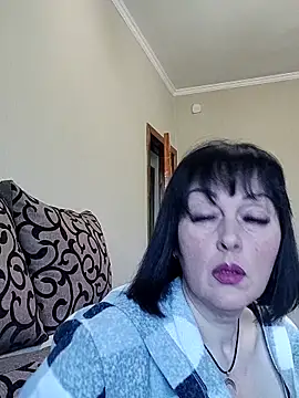 Snapshot of HelgaDennis chatting on 05/05/26, 04:42 HelgaDennis online show from 05/05/26, 04:42