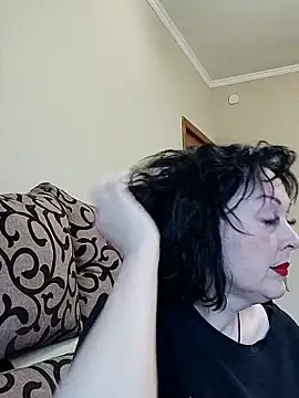 Snapshot of HelgaDennis chatting on 05/11/26, 04:07 HelgaDennis online show from 05/11/26, 04:07