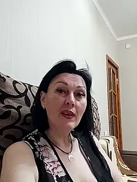 Snapshot of HelgaDennis chatting on 05/18/26, 06:25 HelgaDennis online show from 05/18/26, 06:25