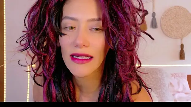 Ajua  Uva online show from 05/27/26, 04:48
