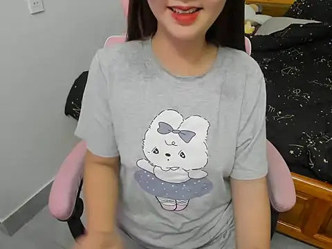 Snapshot of Chi_xinh19 chatting on 05/08/26, 01:05 Chi xinh19 online show from 05/08/26, 01:05