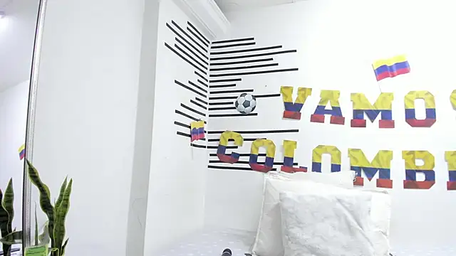 LindaCatalina  online show from 07/08/26, 12:31
