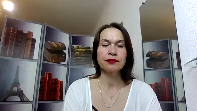Snapshot of Selena_Moo chatting on 05/13/26, 08:01 Selena Moo online show from 05/13/26, 08:01