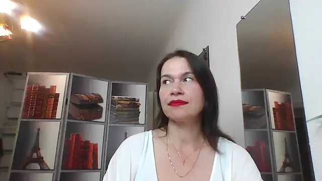 Selena Moo online show from 06/16/26, 10:07