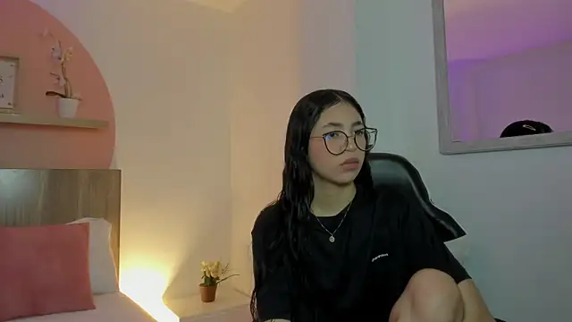 Snapshot of sofi_alix chatting on 06/11/26, 07:01 sofi alix online show from 06/11/26, 07:01