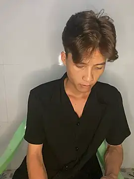 Nguyencuong1999 online show from 05/19/26, 06:20