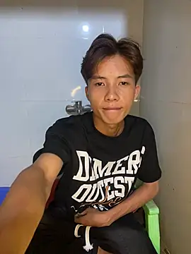 Nguyencuong1999 online show from 06/01/26, 01:24