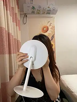Snapshot of Tingting-rd chatting on 06/02/26, 10:39 Tingting-rd online show from 06/02/26, 10:39