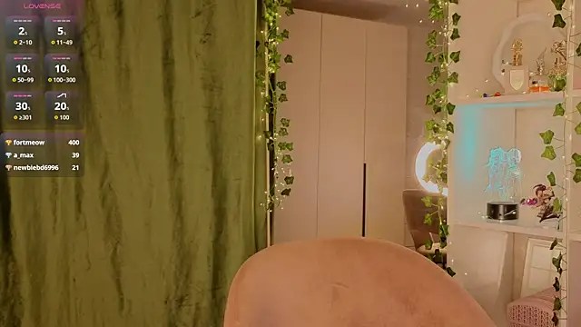 dark honey  online show from 06/13/26, 03:54