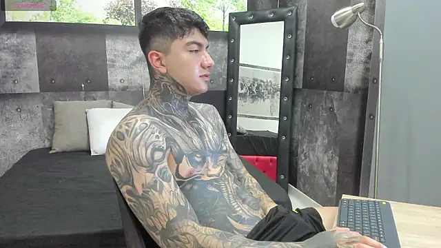 Snapshot of Gury_tattoo chatting on 03/26/26, 05:40 Gury tattoo online show from 03/26/26, 05:40