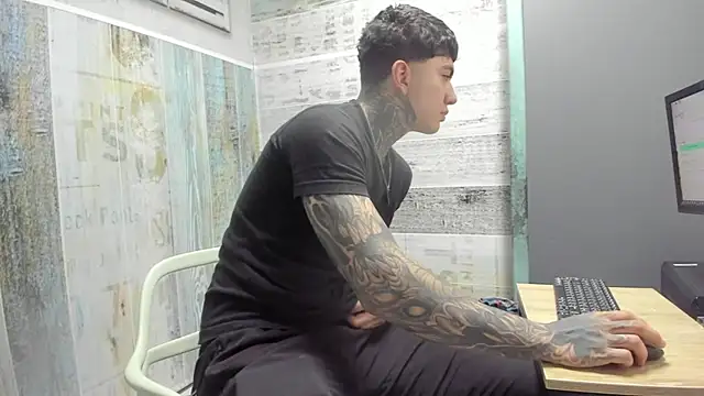 Snapshot of Gury_tattoo chatting on 05/07/26, 09:42 Gury tattoo online show from 05/07/26, 09:42
