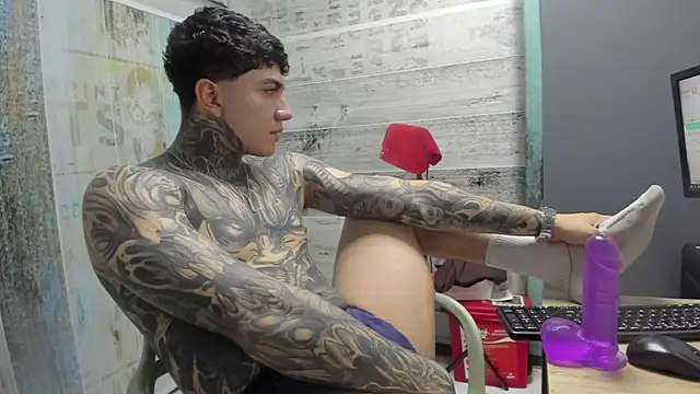 Snapshot of Gury_tattoo chatting on 05/11/26, 07:22 Gury tattoo online show from 05/11/26, 07:22
