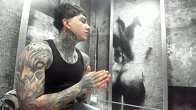 Snapshot of Gury_tattoo chatting on 06/10/26, 08:08 Gury tattoo online show from 06/10/26, 08:08