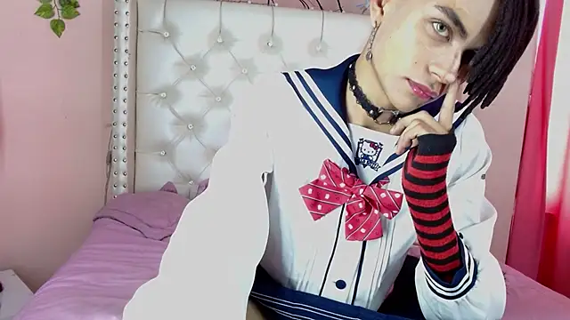 Snapshot of romeo_laurient chatting on 04/21/26, 09:39 romeo laurient online show from 04/21/26, 09:39