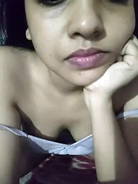 Snapshot of ALIZA_FENDY chatting on 07/27/26, 04:03 ALIZA FENDY online show from 07/27/26, 04:03