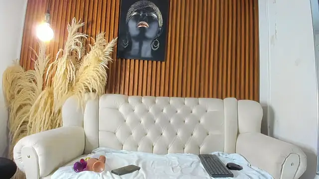 Brenda Thomp online show from 06/13/26, 03:37
