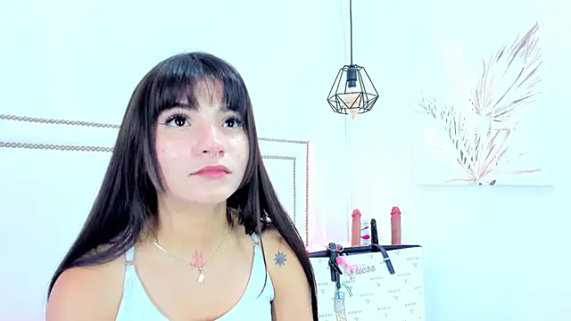 emma-sandoval online show from 06/11/26, 10:19