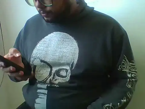 Derick 013 online show from 05/17/26, 03:19
